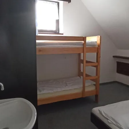 Отель Chata Barborka Лоучна-под-Клиновцем